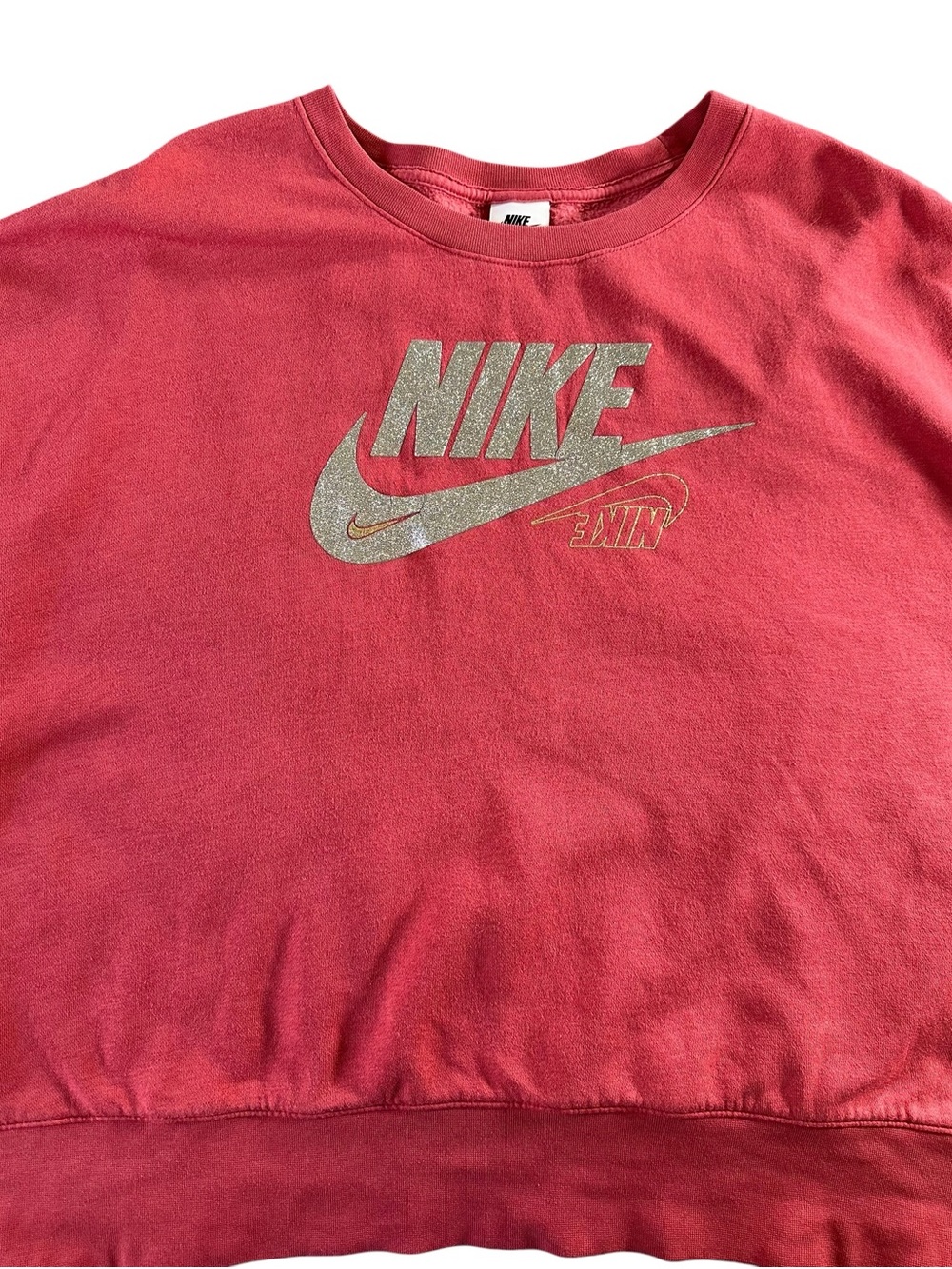Nike Plus Women's Coral-Red Cropped Crewneck Sweatshirt with Glitter Logo 3X - Picture 2 of 11
